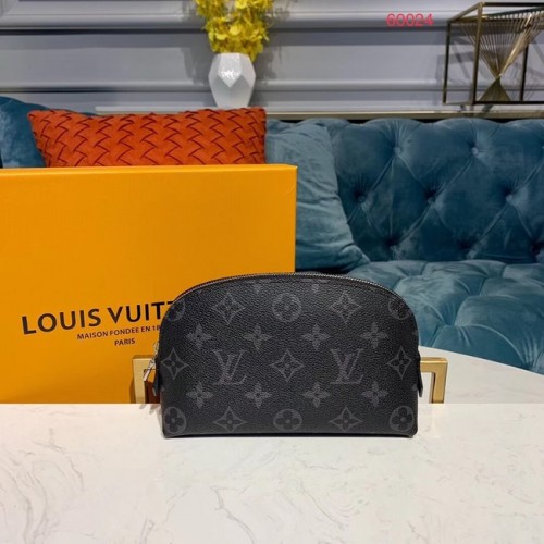 Louis Vuitton оригинална монограмна козметична чантичка PM M52030 черна