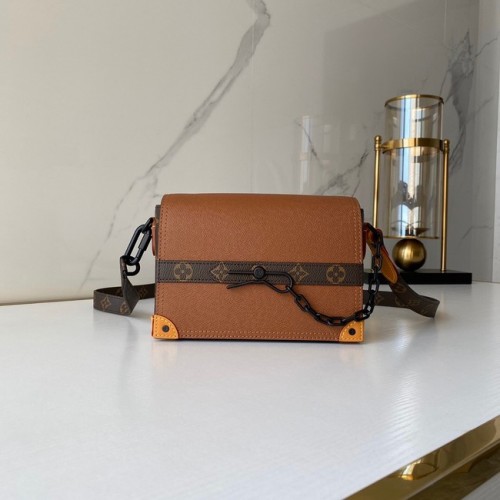 Оригинална кожена чанта Louis Vuitton за момче M30718 кафява