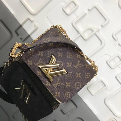 Оригинална малка чанта Louis Vuitton TWIST MM M62555