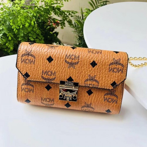 Чанта за през рамо MCM, телешка кожа 3356, цвят камила