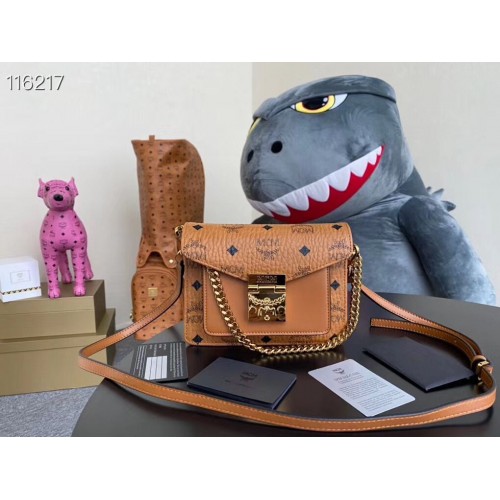 Чанта за през рамо MCM от телешка кожа 96857, цвят камила