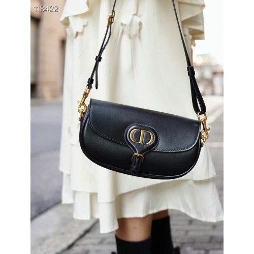 СРЕДНА ЧАНТА DIOR BOBBY от топла телешка кожа в цвят Taupe M9327 черна