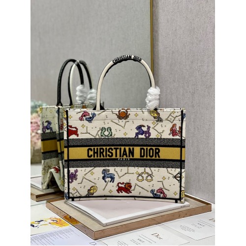 СРЕДНА ЧАНТА DIOR BOOK TOTE Latte Multicolor Dior Pixel Zodiac Embroidery M1296ZRUV