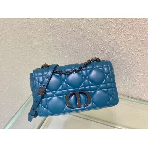 СРЕДНА ЧАНТА DIOR CARO Gradient Cannage Lambskin M9242WN синьо