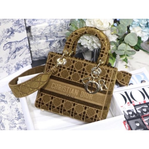 СРЕДНА ДАМСКА ЧАНТА D-LITE, кафява, бродирана кадифена чанта Cannage, M0565OW