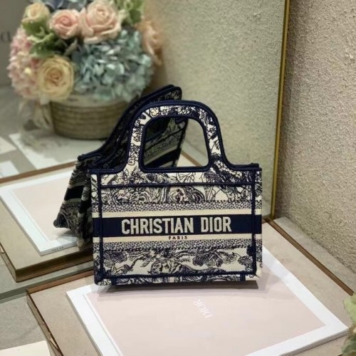 МИНИ ЧАНТА DIOR BOOK TOTE Бродирана S5475Z Синя
