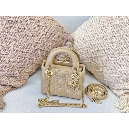 МИНИ ДАМСКА ЧАНТА DIOR Cannage Lambskin M0505OC Бежово