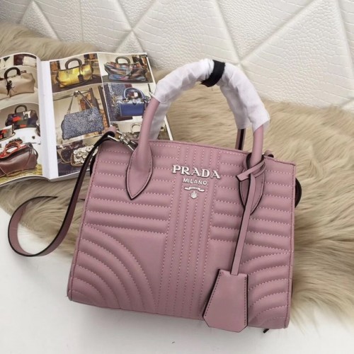 Чанта от телешка кожа Prada 1BA045 розова