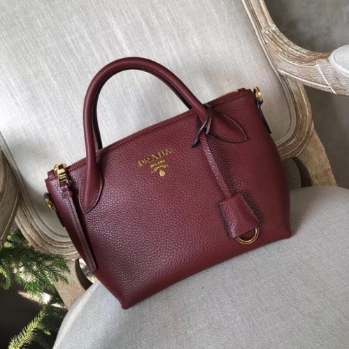 Чанта от телешка кожа Prada 1BH111 бордо