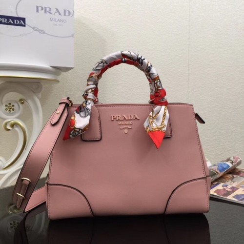 Чанта от телешка кожа Prada 2025 розова