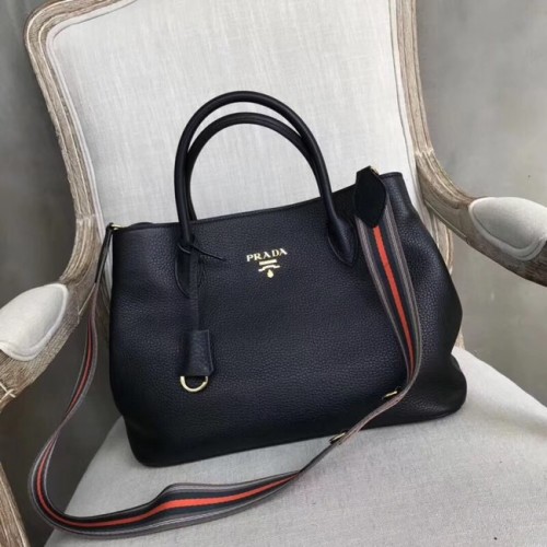 Чанта от телешка кожа Prada BN1579 черна