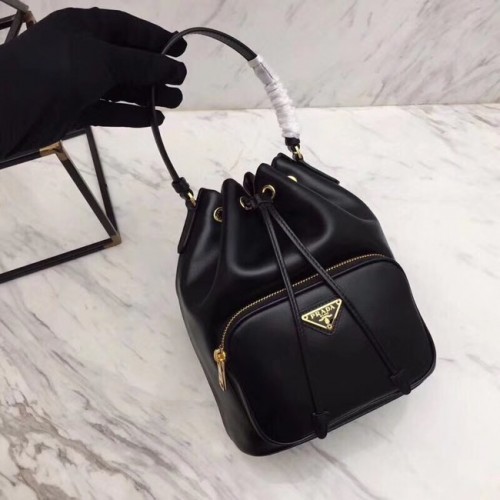 Чанта от телешка кожа Prada N1865 черна