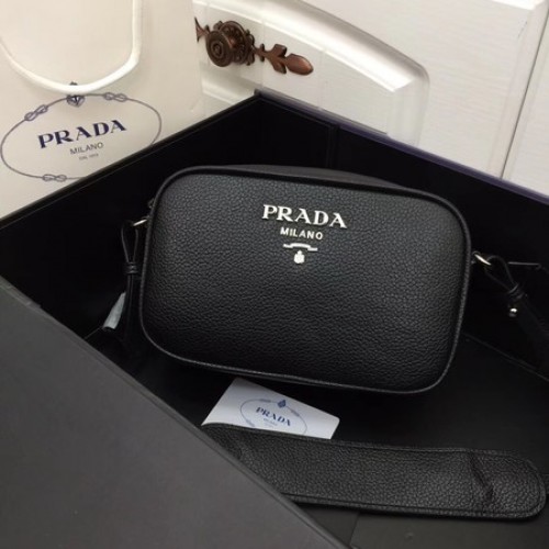 Чанта за рамо от телешка кожа Prada 1841 черна