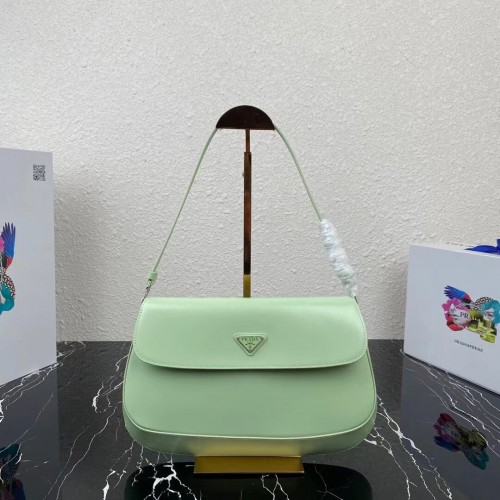 Чанта за рамо Prada Cleo от четкана кожа с капак 1BH276 зелена
