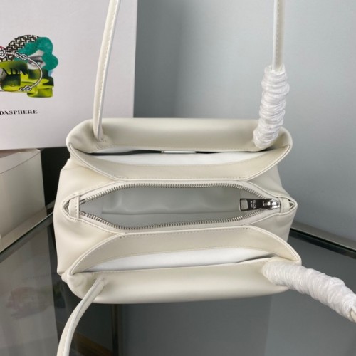 Кожена триъгълна чанта Prada 1BA368 бяла