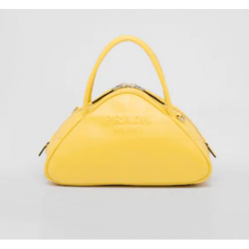 Кожена триъгълна чанта Prada 1BB082 жълта