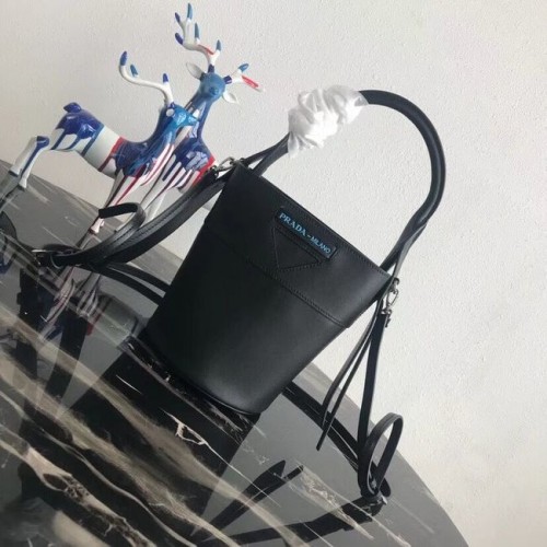 Кожена чанта за рамо Prada Margit 1BE015 Черна