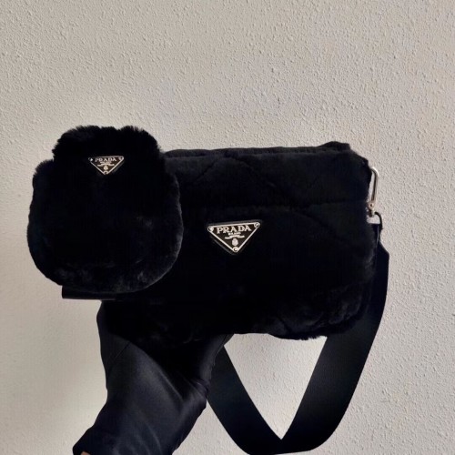 Чанта за през рамо Prada от норка 1BC292M черна