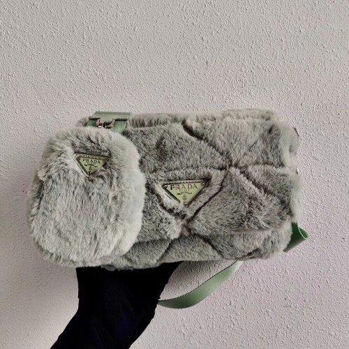 Чанта за през рамо Prada от норка 1BC292M в светло зелено