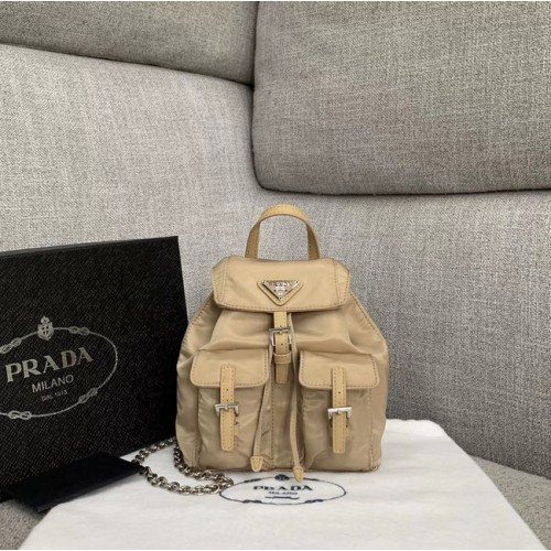 Мини раница Prada от найлон 1BH029 цвят кайсия