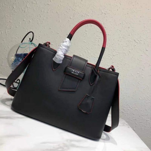 Оригинална кожена чанта Prada P13582 черно-червено