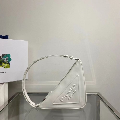 Дамска чанта от кожа напа с подплънки Prada 1BE003 бяла