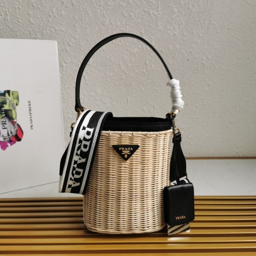 Чанта Prada Raffia 1BE062 черна