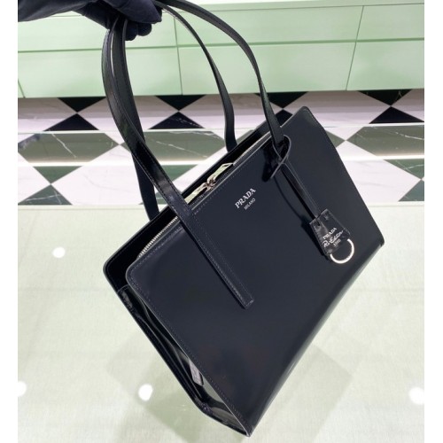 Малка чанта за рамо Prada Re-Edition 1995 от четкана кожа 1BA357 черна