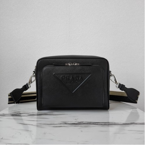 Чанта от сафианова кожа Prada Re-Edition 2005 2HD052 черна