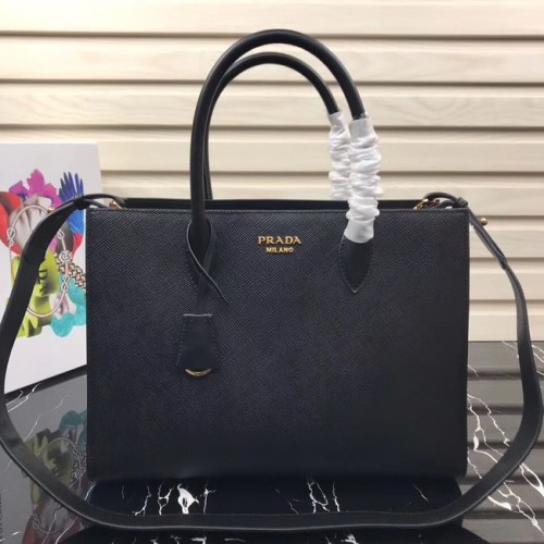 Голяма кожена чанта Prada Saffiano 1BA153 черна