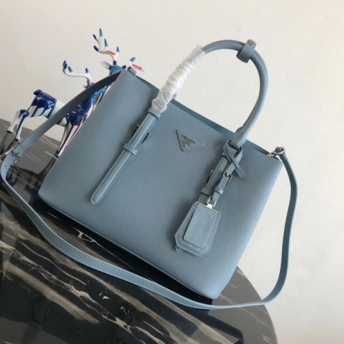 Оригинална кожена чанта Prada Saffiano BN2838 в небесно синьо