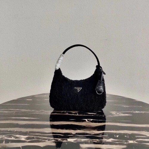 Мини чанта Prada от овча кожа 1NE515 черна