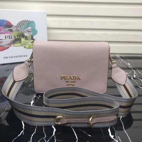 Чанта за през рамо от телешка кожа Prada 1BD102 в светло розово