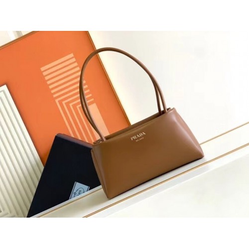 Малка кожена чанта Prada Supernova 1BA368 карамел