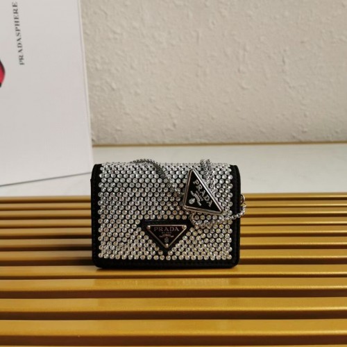 Малка кожена чанта Prada с изкуствени кристали 1NE124 Черна