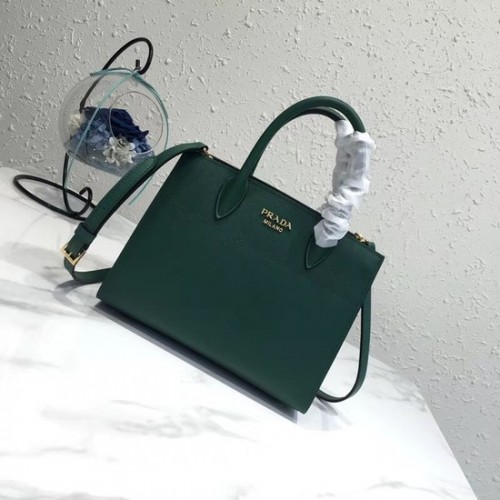 Оригинална кожена чанта Prada Saffiano Lux Tote BN4458 в зелено