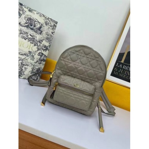 МАЛКА РАНИЦА DIOR Cannage Lambskin M9222U светло сива