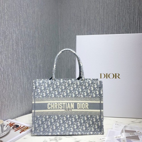 МАЛКА ЧАНТА ЗА КНИГИ DIOR С Бродирана M1296-4