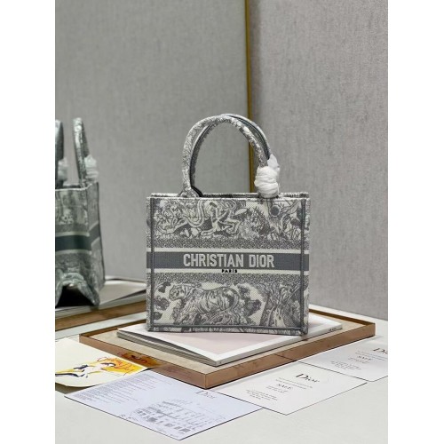 МАЛКА ЧАНТА DIOR С КНИГА, Бродирана C1331-2