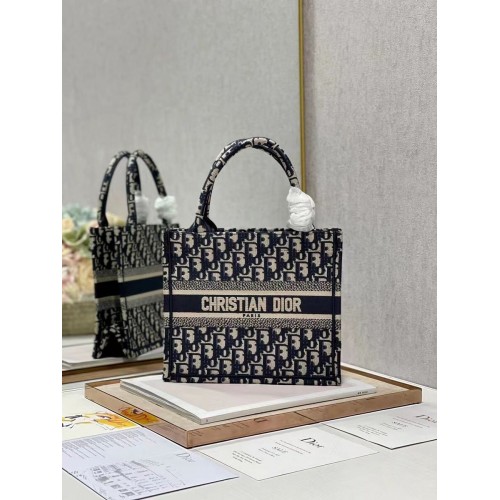 МАЛКА ЧАНТА DIOR С КНИГА, Бродирана C1331-6