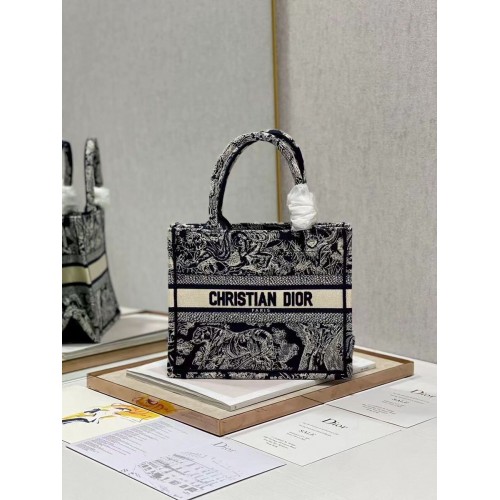 МАЛКА ЧАНТА DIOR С КНИГА, Бродирана C1331-8