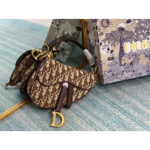 МАЛКА ЧАНТА ЗА ДИВА Dior Oblique Embroidered M1296ZW Кафява