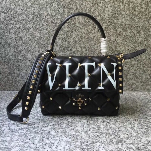 VALENTINO Candy Rockstud ватирана кожена чанта през рамо 6020 черно-бяло