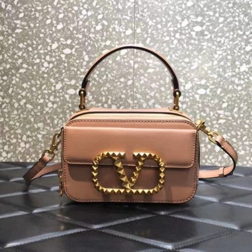 VALENTINO GARAVANI Rockstud Alcove чанта от дребнозърнеста телешка кожа 2B0058 розова
