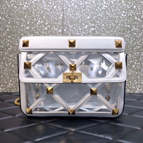 VALENTINO GARAVANI Чанта през рамо с римски шипове и верижка от мека овча кожа WW2B0I60B бяла