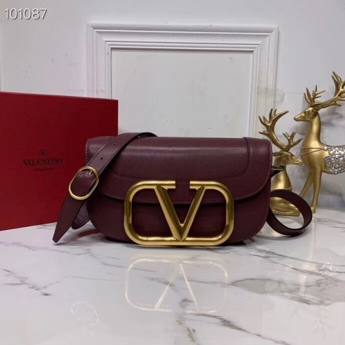VALENTINO Оригинална кожена чанта за рамо V0030 Бордо