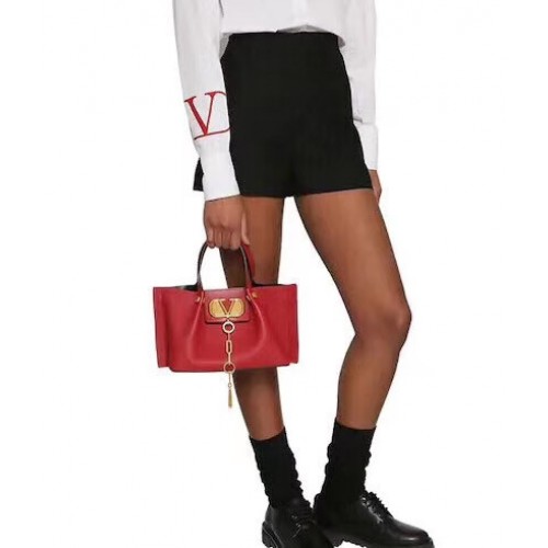 VALENTINO Оригинална кожена чанта 2070 червена