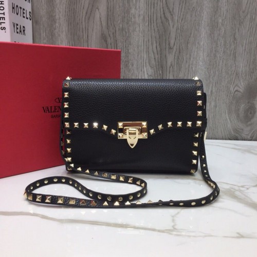 VALENTINO Rockstud кожена чанта през рамо 76357 черна