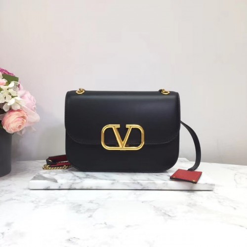 VALENTINO VLOCK Оригинална кожена чанта за рамо 2222 черна