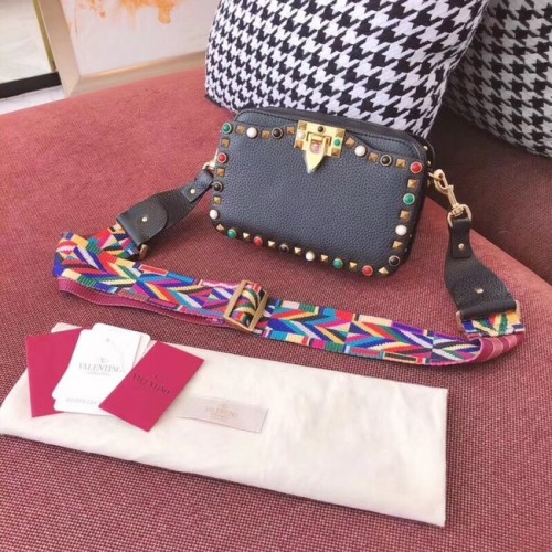 Valentino Garavani Rockstud кожена чанта за рамо 7279 черна